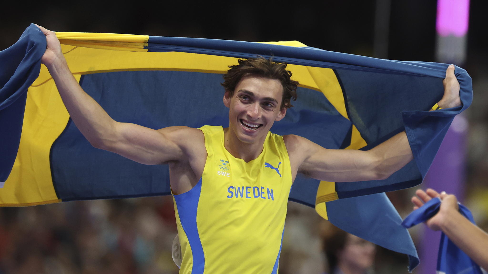 Armand Duplantis breaks own pole vault record, wins Olympic gold