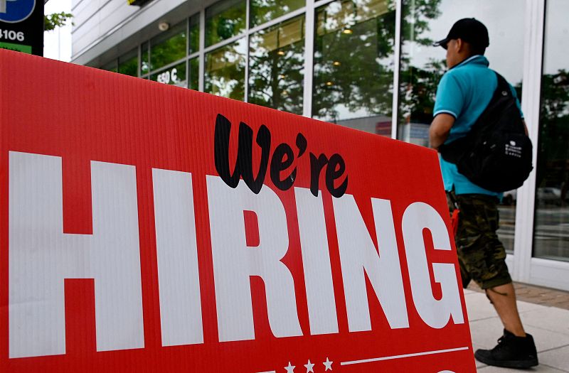 U.S. July unemployment rate rose to 4.3%. /CFP