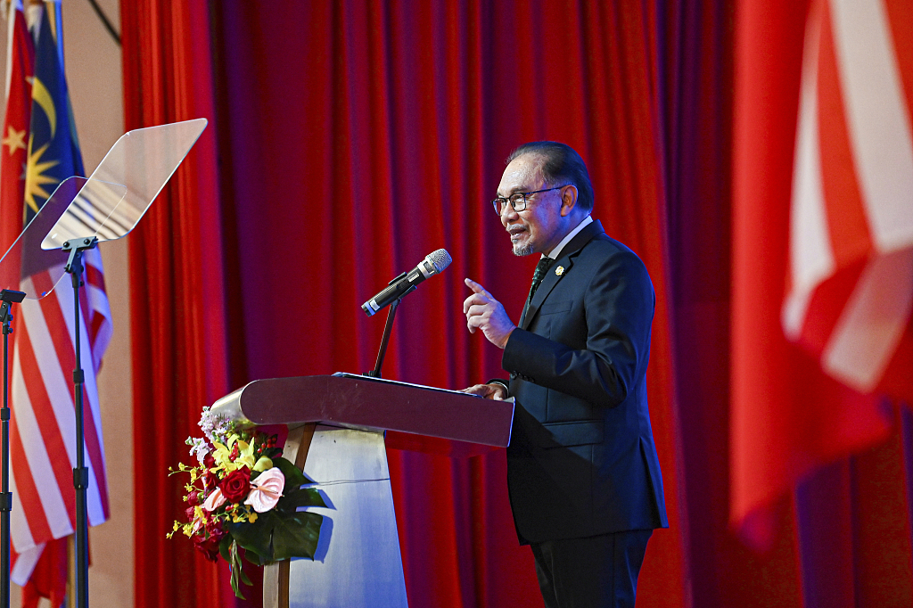 Malaysian Prime Minister Anwar Ibrahim speaks during a business lunchon at a hotel in Kuala Lumpur, Malaysia on June 20, 2024. /CFP