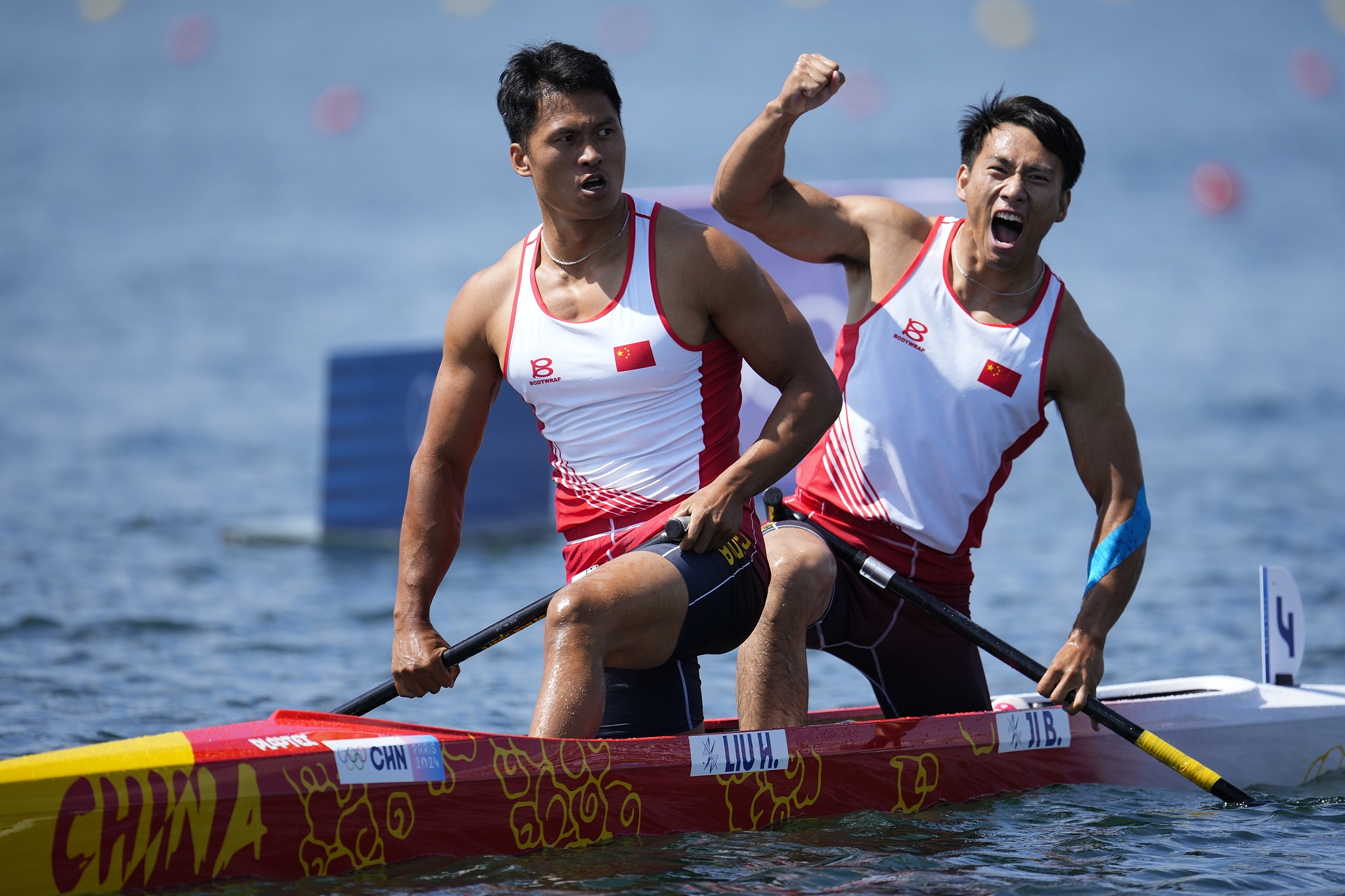 Liu Hao (left) and Ji Bowen win the men's canoe double 500m final at the 2024 Paris Summer Olympics in Vaires-sur-Marne, France, August 8, 2024. /CFP