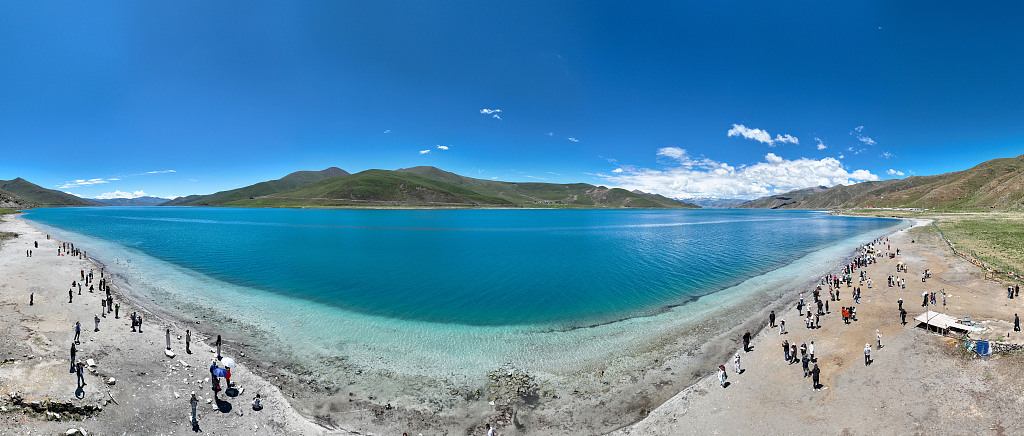 The breathtaking scenery of Yamdrok Tso Lake is seen in Xizang on July 29, 2024. /CFP