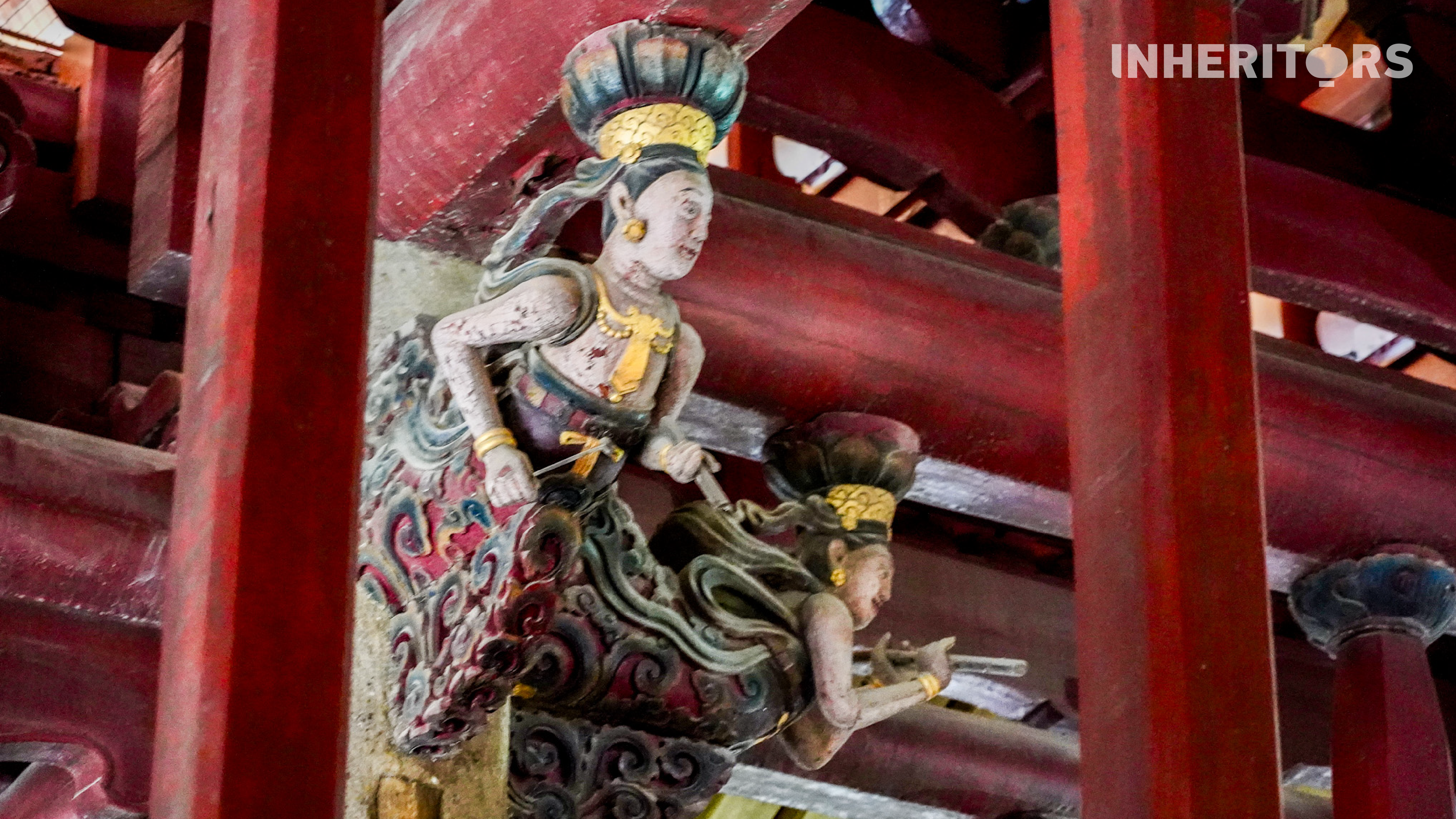 A view of exquisite woodcarvings of flying Apsaras in the main hall of the Kaiyuan Temple in Quanzhou, Fujian Province. /CGTN