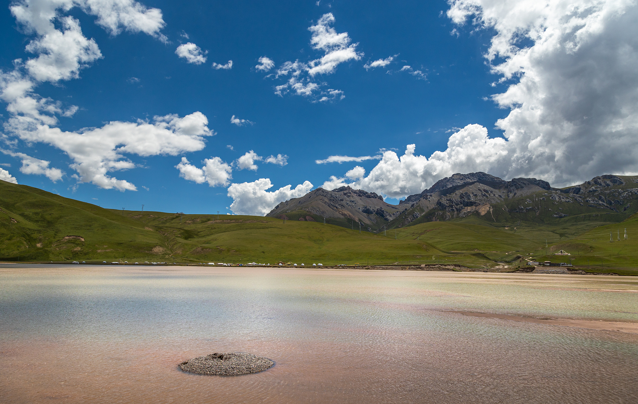 Scenery of the Sanjiangyuan Area in northwest China's Qinghai-Xizang Plateau. /CFP