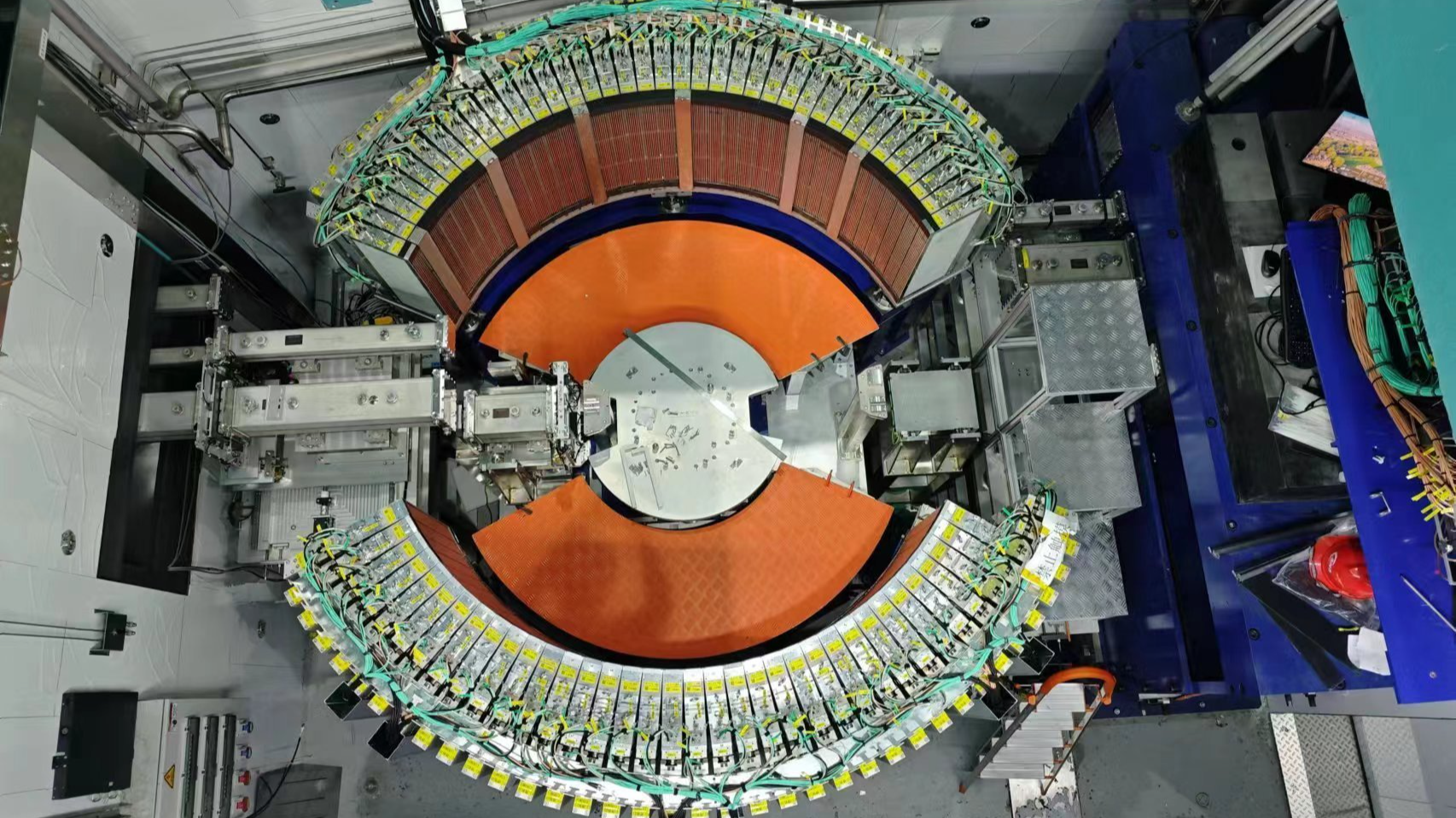 Chinese experts explore integrated use of 'super microscopes'