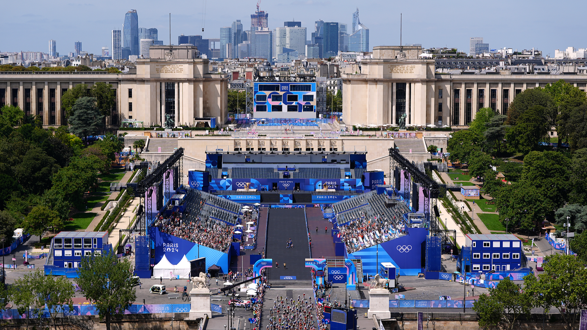 Chinese smart manufacturing shines in Paris