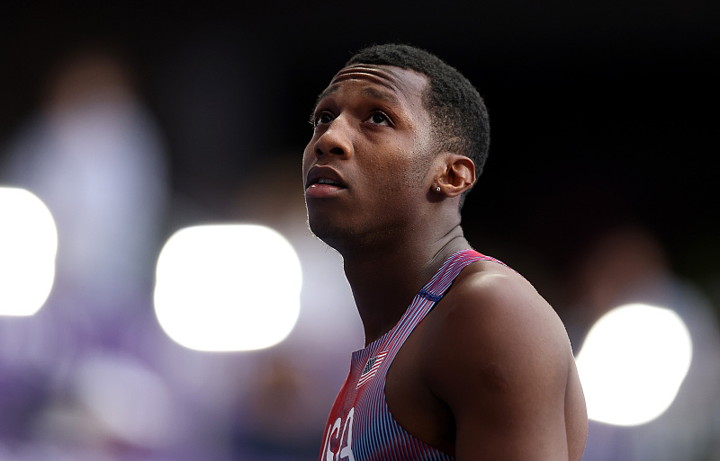 Erriyon Knighton dari Tim AS berlaga di semifinal lari 200m putra pada hari ke-12 Olimpiade Paris 2024 di Paris, Prancis, 7 Agustus 2024. /CFP