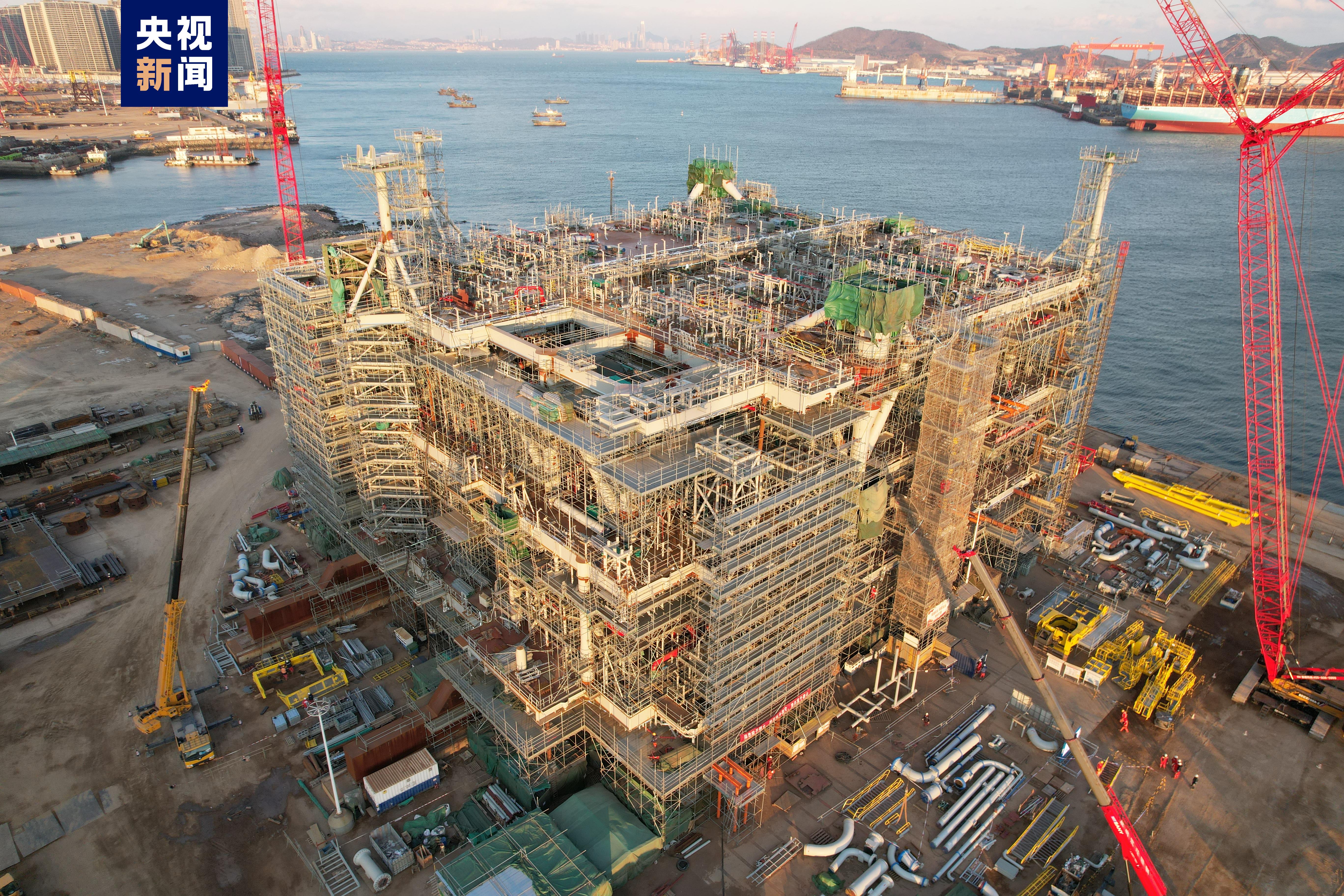 A view of the heaviest international offshore oil and gas platform in Qingdao, east China's Shandong Province. /CMG