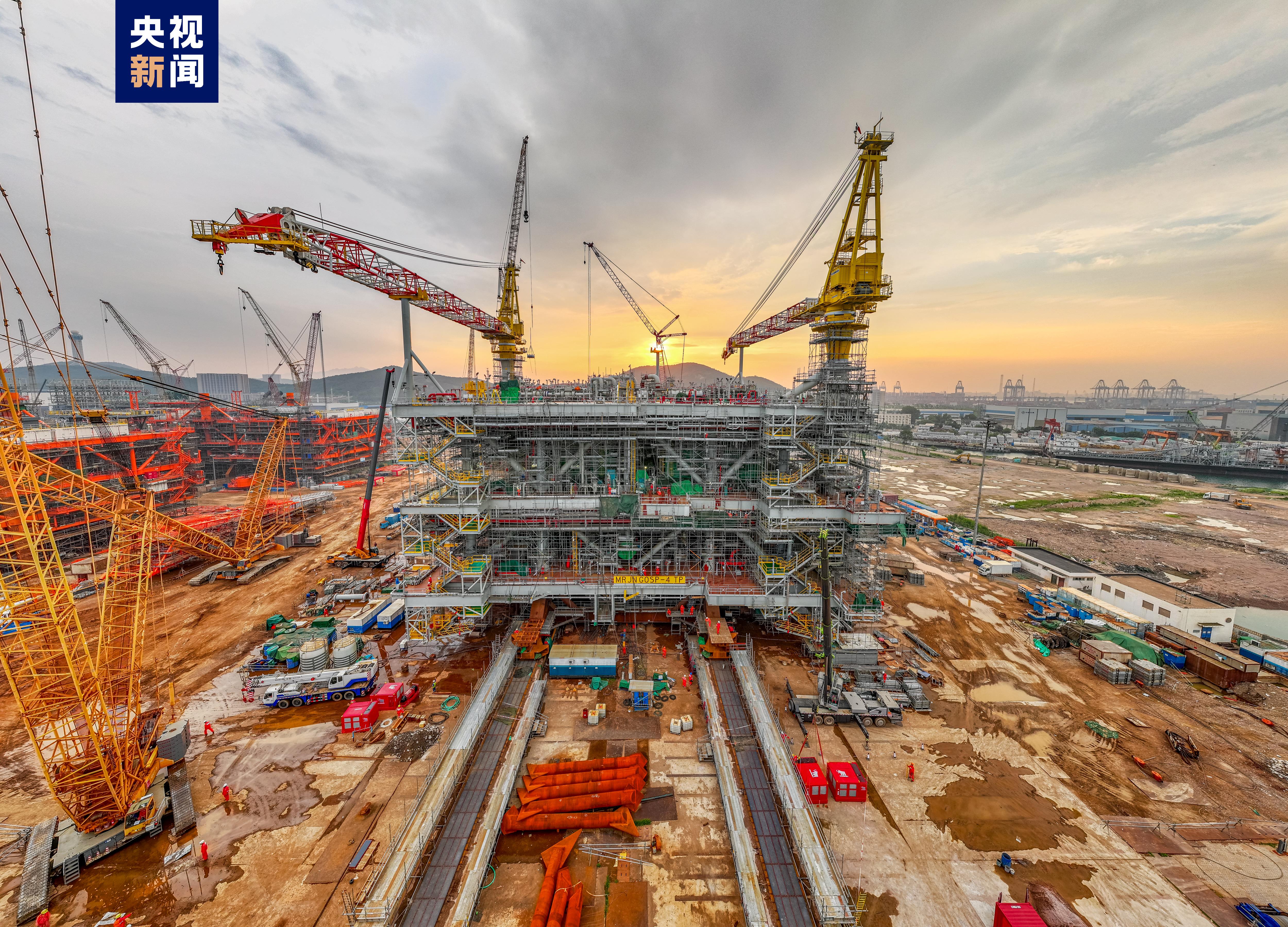 A view of the heaviest international offshore oil and gas platform in Qingdao, east China's Shandong Province. /CMG