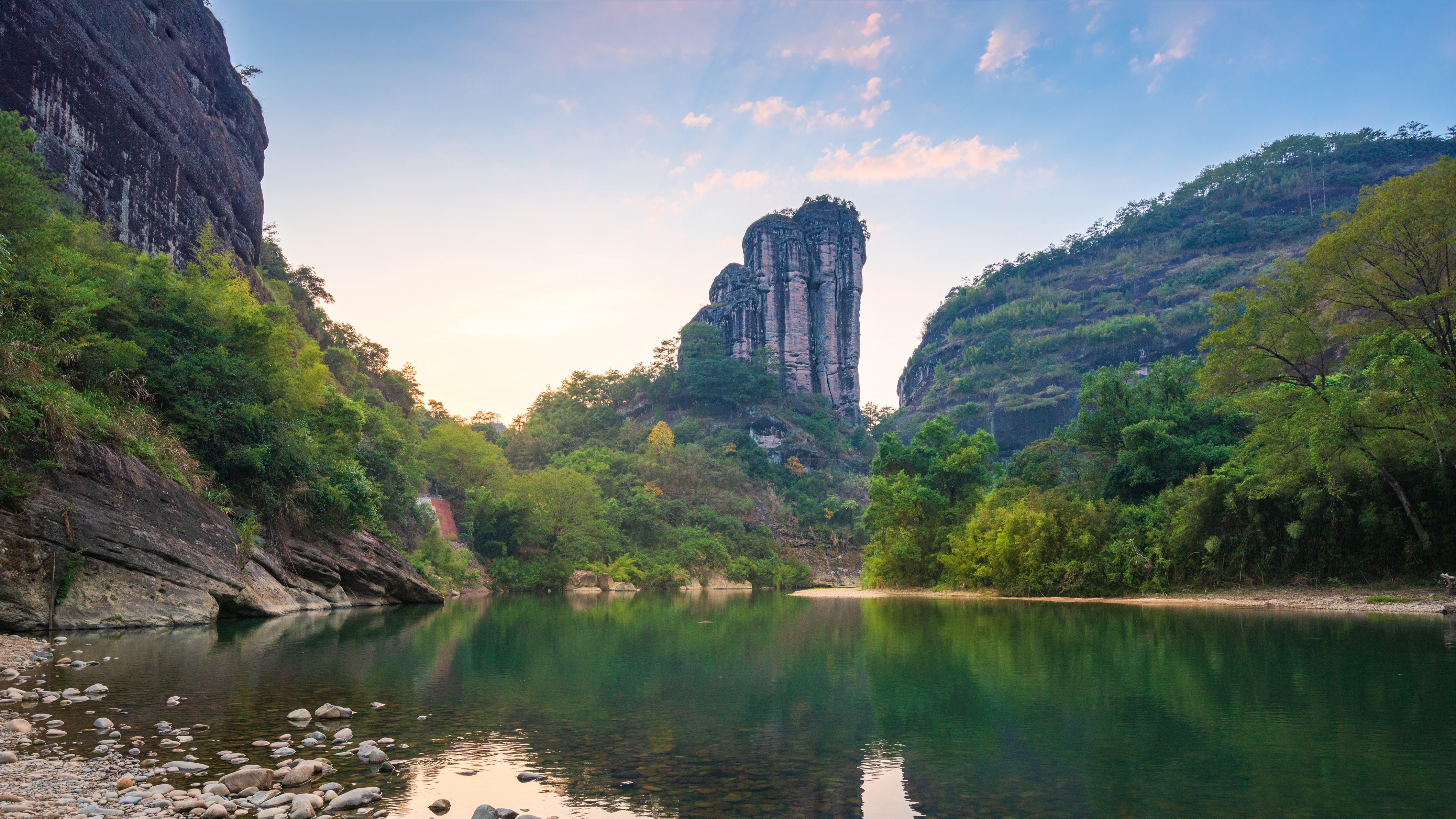 Live: Exploring Wuyi Mountain's natural secrets and unique conservation efforts