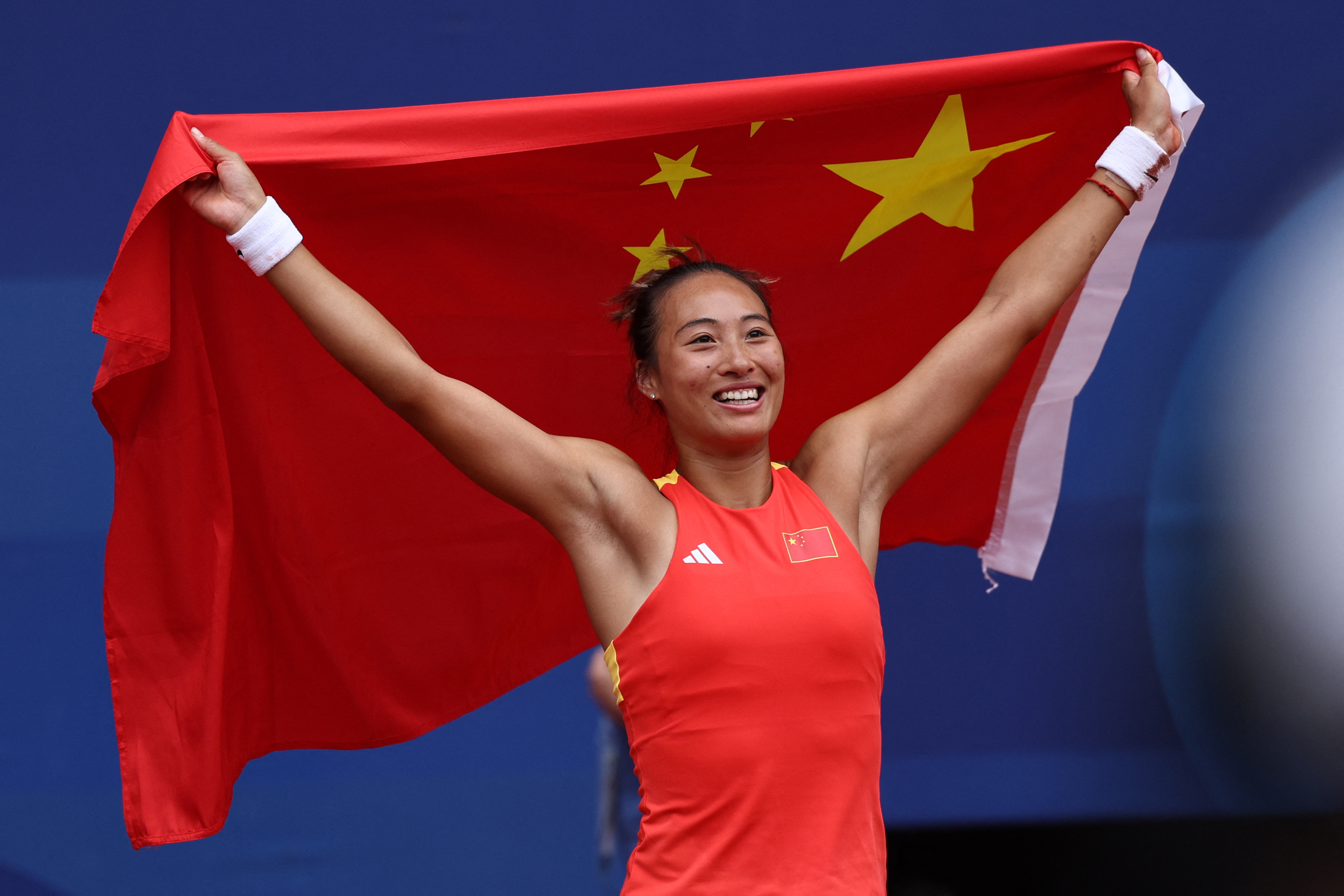 Zheng Qinwen celebrates after winning the women's singles tennis final at the Paris 2024 Olympic Games in Paris, France, August 3, 2024. /IC