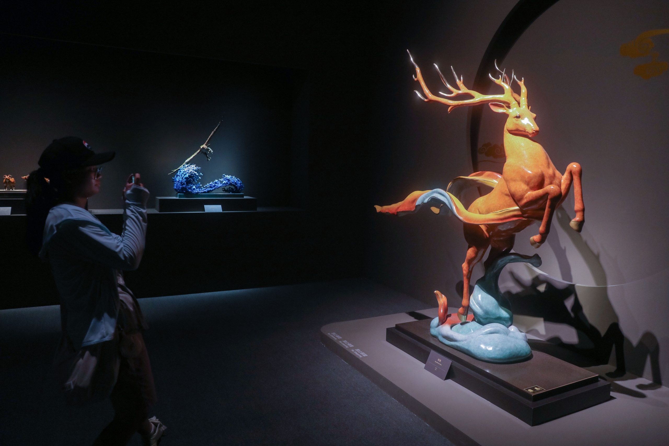 People visit Zhu Bingren's 