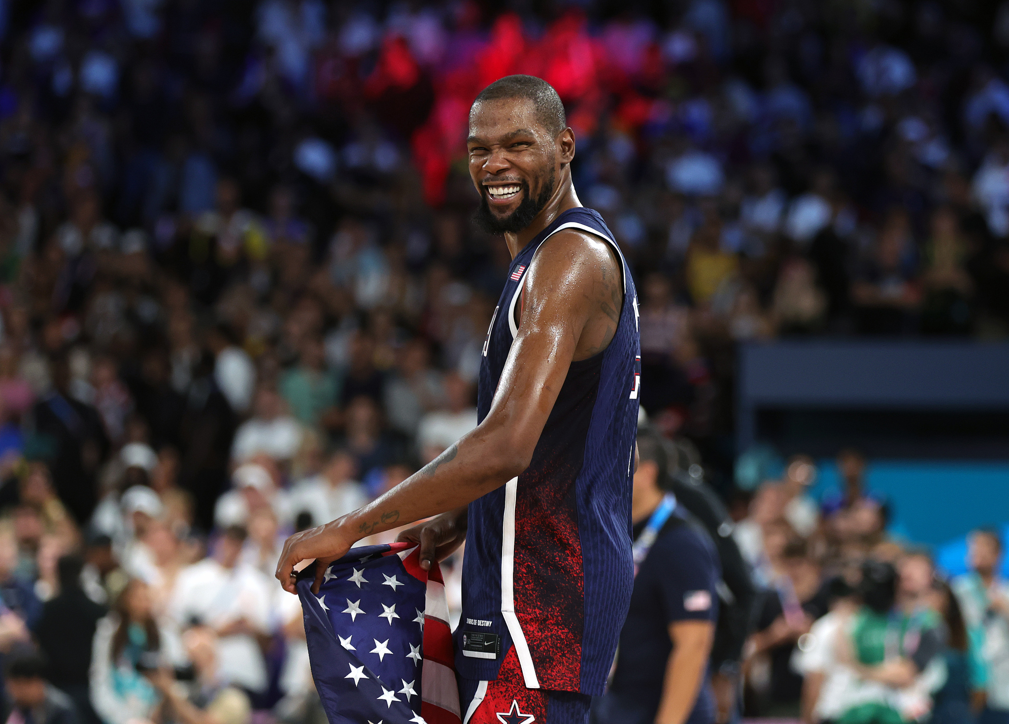 Kevin Durant of USA celebrates after winning the men's basketball gold medal at the 2024 Summer Olympic Games in Paris, France, August 10, 2024. /CFP