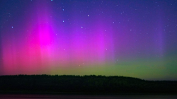 Aurora borealis and meteor shows appear in Mohe