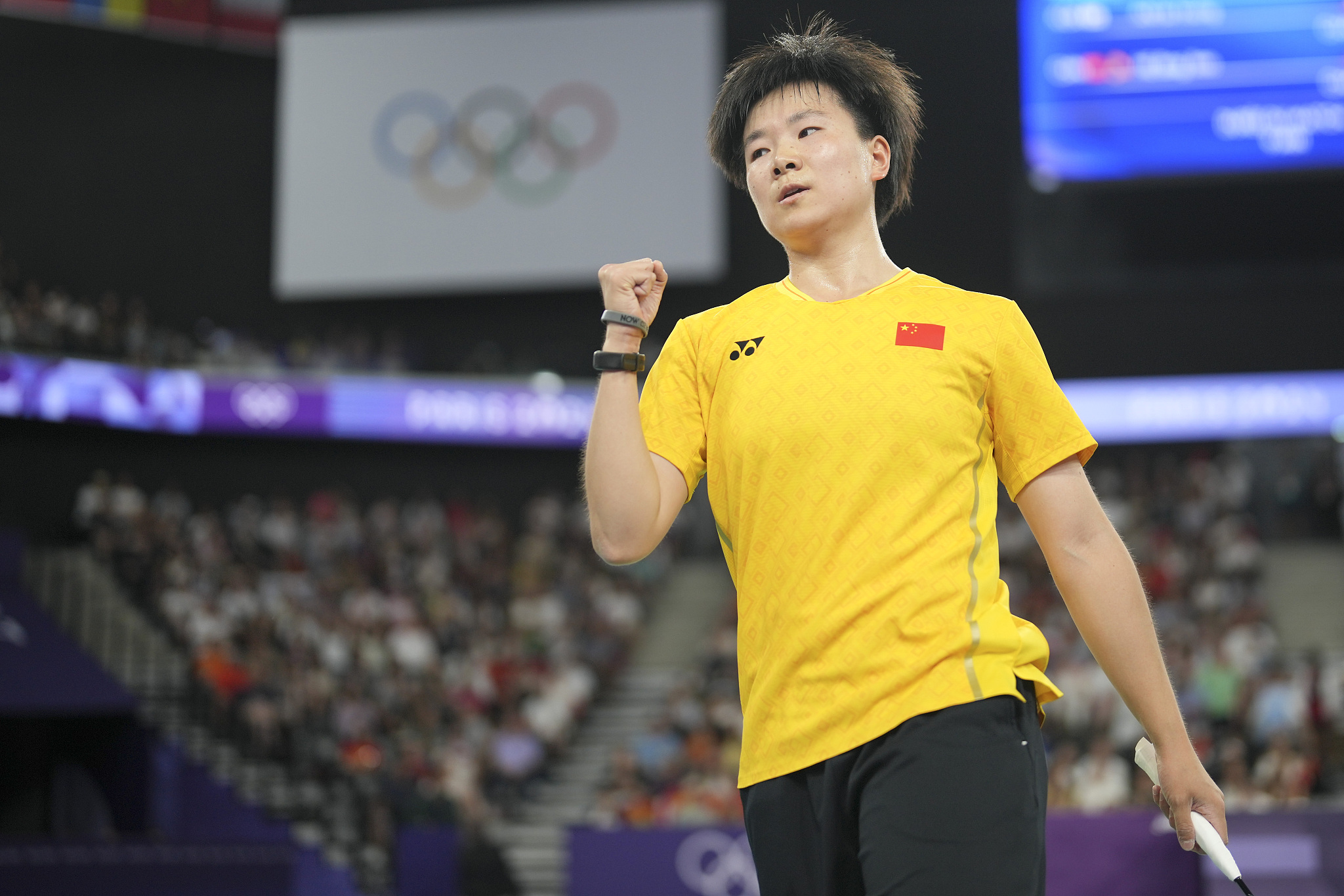 He Bingjiao of China competes in the women's singles badminton final against An Se-young of South Korea at the 2024 Summer Olympics in Paris, France, August 5, 2024. /CFP