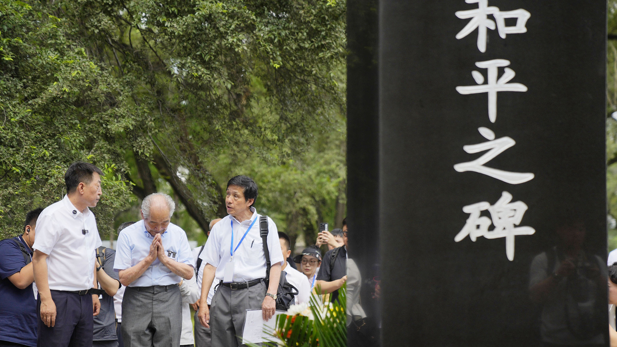 Hideo Shimizu offers an apology in front of an apology and anti-war monument at the former site of Unit 731 in Harbin, northeast China's Heilongjiang Province, August 13, 2024. /CFP