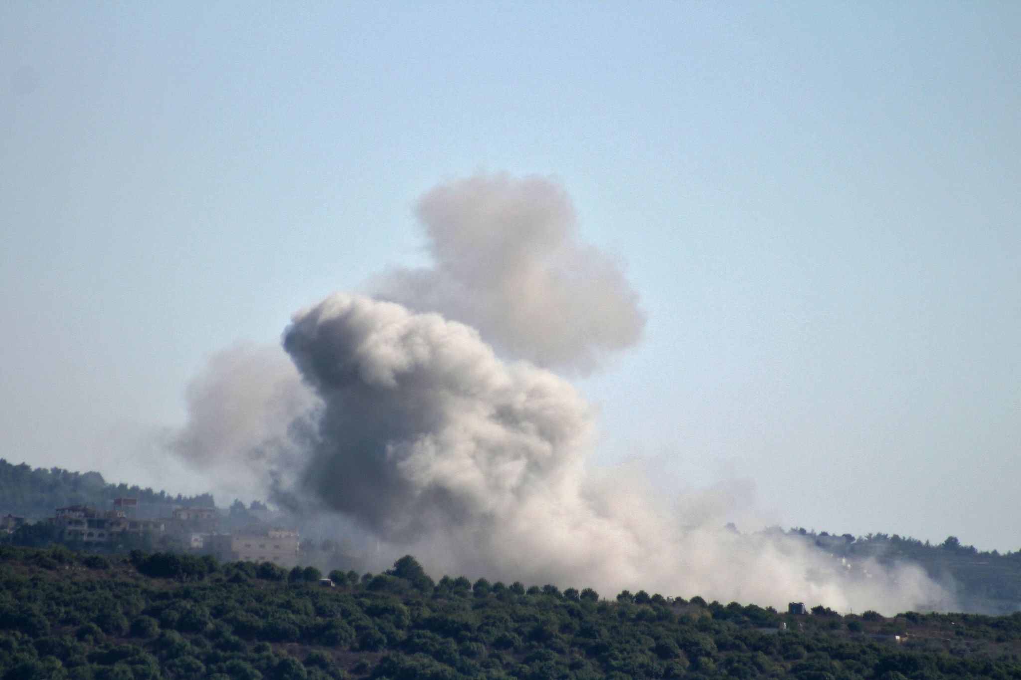 Smoke billows from the site of an Israeli airstrike in the southern Lebanese village of Chihine near the border with Israel, August 13, 2024. /CFP