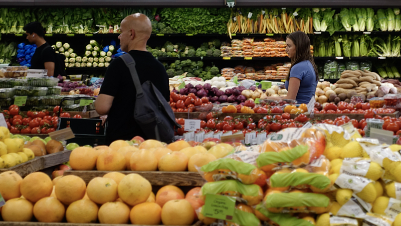 Customers at a supermarket in Manhattan, New York, the United States, July 11, 2024. /CFP
