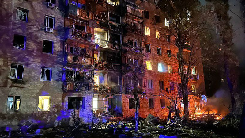 This photograph released on August 11, 2024 on the official Telegram account of Kursk Mayor Igor Kutsak shows a fire in a residential building following a missile attack in Kursk, Russia. /CFP