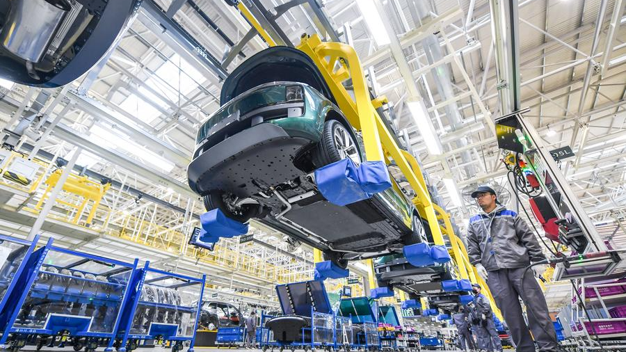 Inside the factory of Chinese electric vehicle maker Li Auto in Changzhou, east China's Jiangsu Province, February 15, 2023. /Xinhua