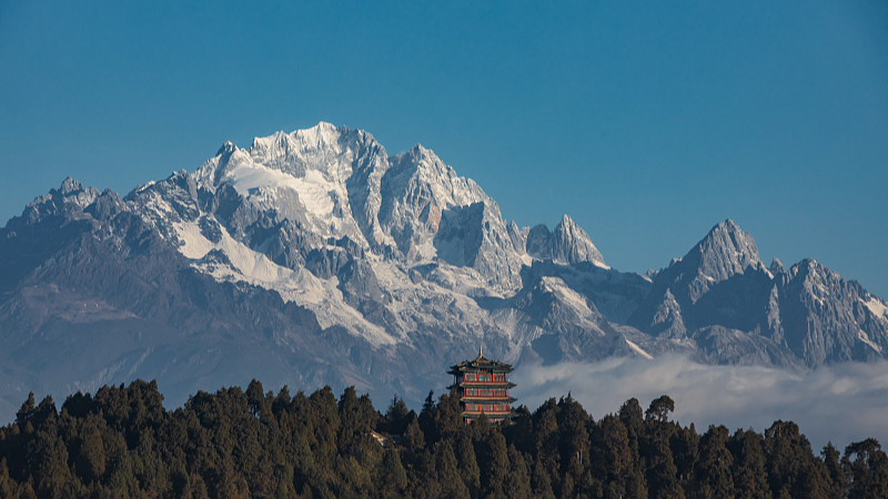 Live: Take in magnificent views of Yulong Snow Mountain in southwest China's Yunnan – Ep. 6