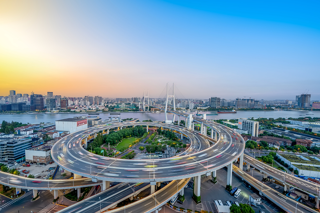 A overpass bridge in Shanghai. /CFP