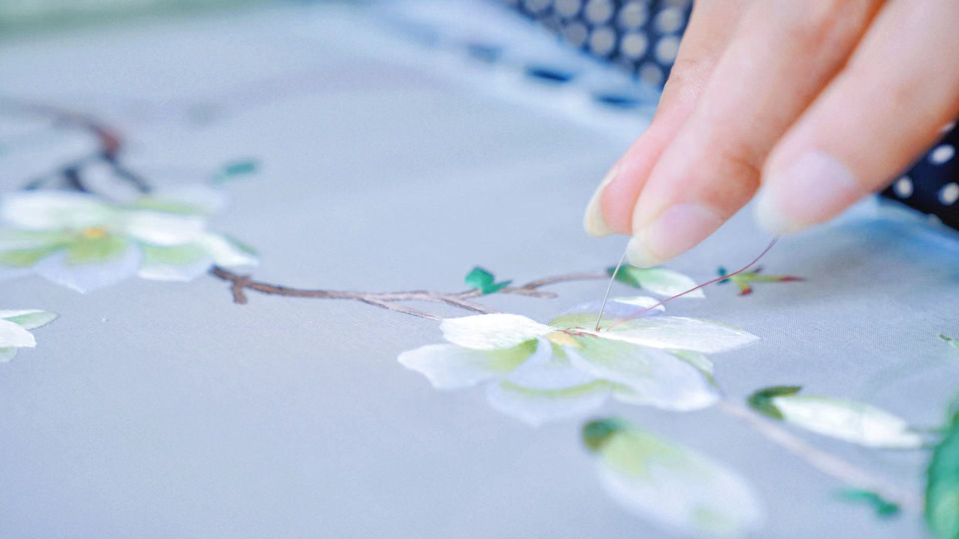 Wuxi fine embroidery shows the beauty of magnolia blossoms