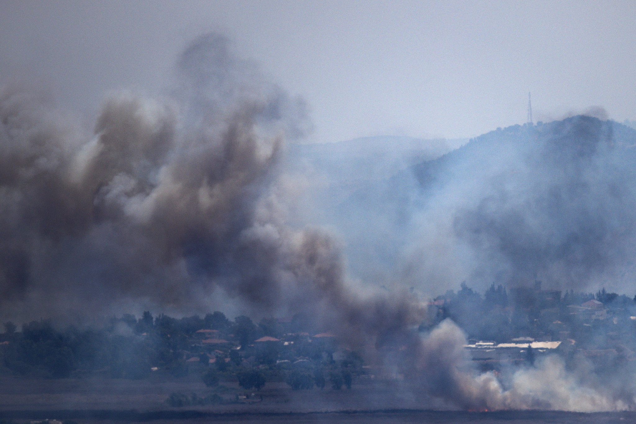 Smoke rises from a fire caused by an Israeli strike on the outskirts of Khiam, Lebanon, August 16, 2024. /CFP