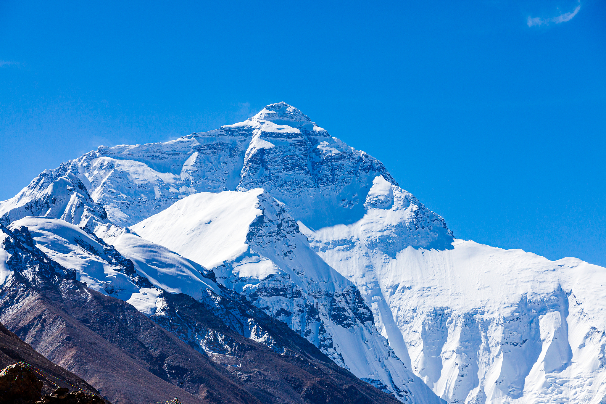 Mount Qomolangma on the Qinghai-Xizang Plateau. /CFP
