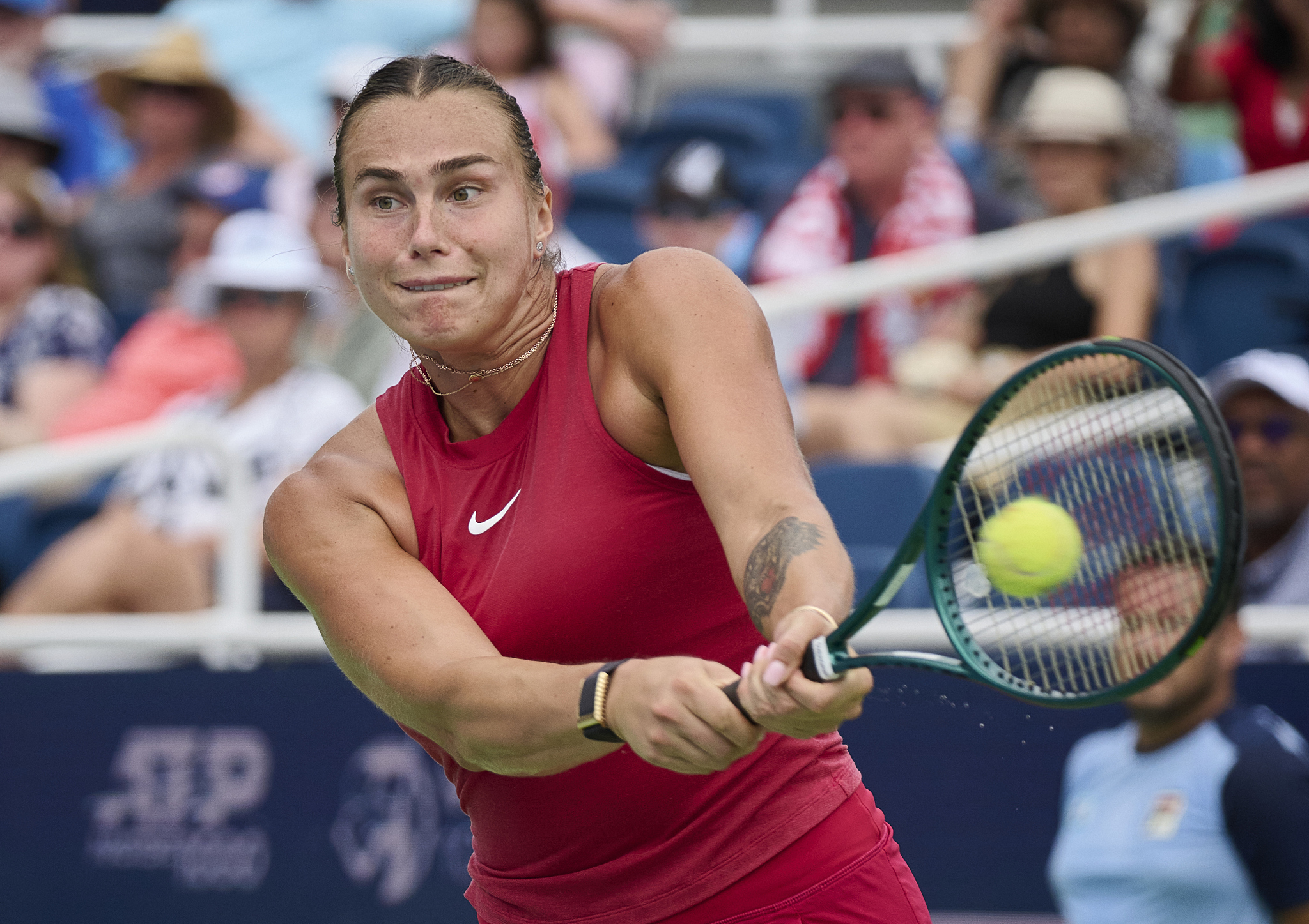 Aryna Sabalenka of Belarus competes in the women's singles semifinals against Iga Swiatek of Poland at the Cincinnati Open in Cincinnati, Ohio, August 18, 2024. /CFP