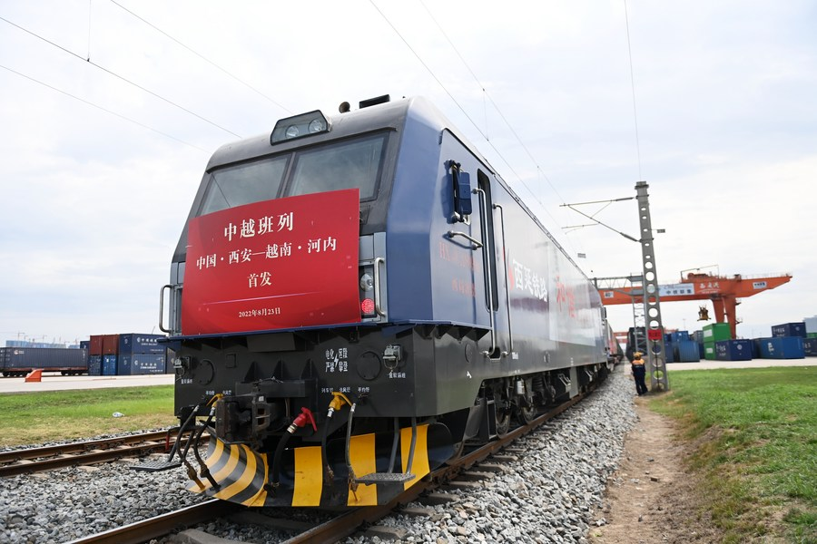 Kereta barang Tiongkok-Vietnam meninggalkan pelabuhan internasional Xi'an di Xi'an, Provinsi Shaanxi, Tiongkok barat laut, pada 23 Agustus 2022. /Xinhua