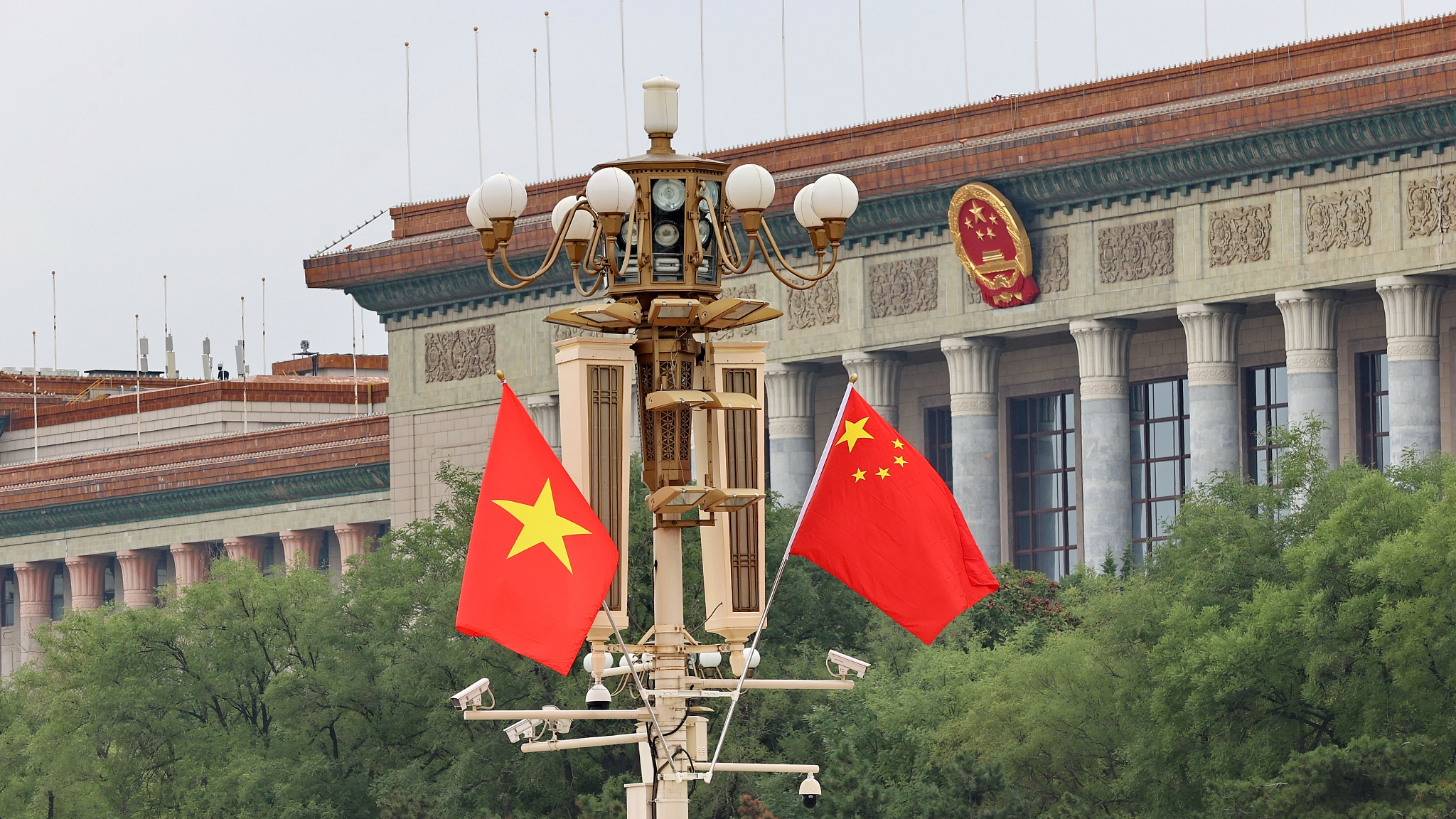 Bendera Tiongkok dan Vietnam, Beijing, 19 Agustus 2024. /CFP