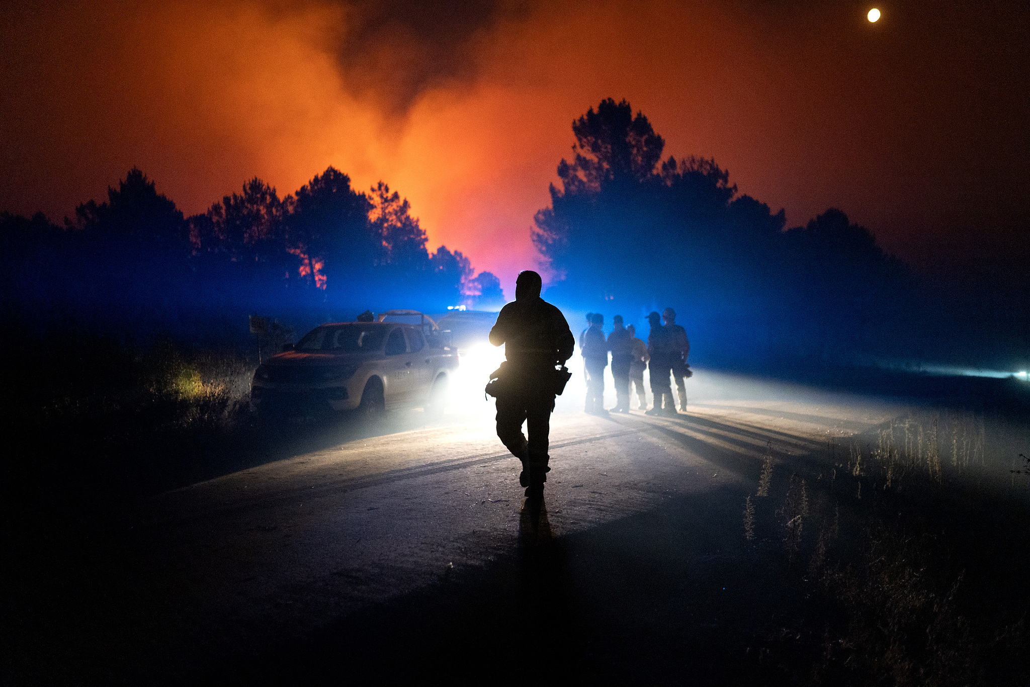 Troops on duty during a forest fire in Trabazos, Zamora, Spain, August 17, 2024. /CFP