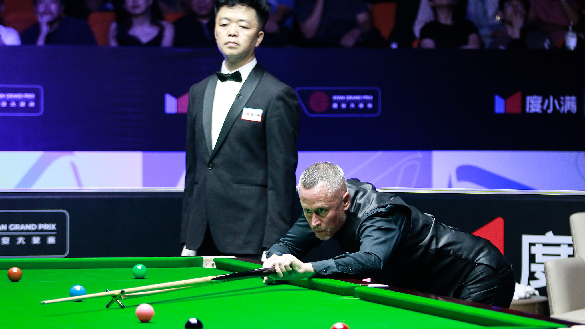 Alfie Burden defeats Ding Junhui at World Snooker Xi'an Grand Prix