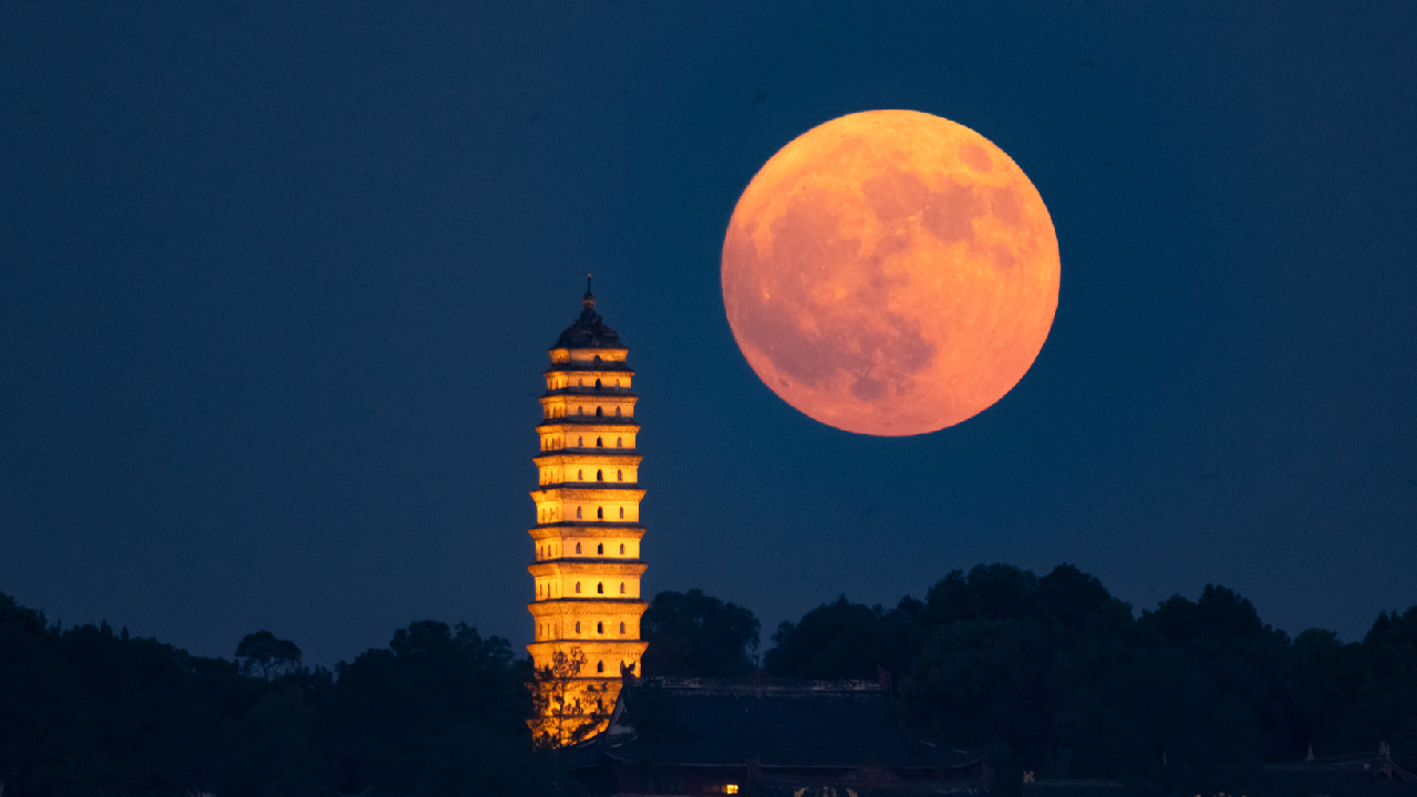 First supermoon of 2024 illuminates skies across China