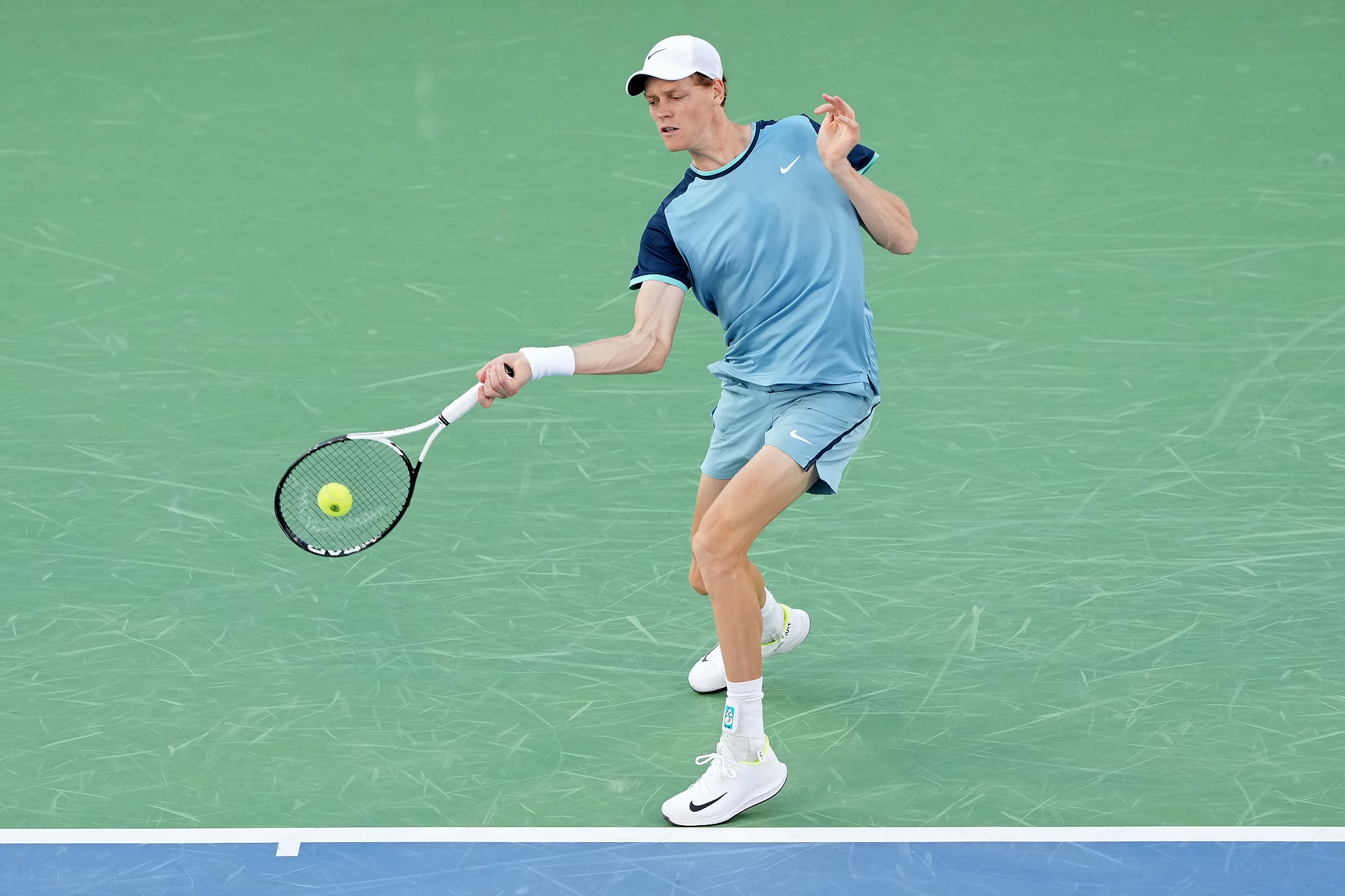 Jannik Sinner of Italy competes in the men's singles final against Frances Tiafoe of the U.S. at the Cincinnati Open in Mason, Ohio, August 19, 2024. /CFP