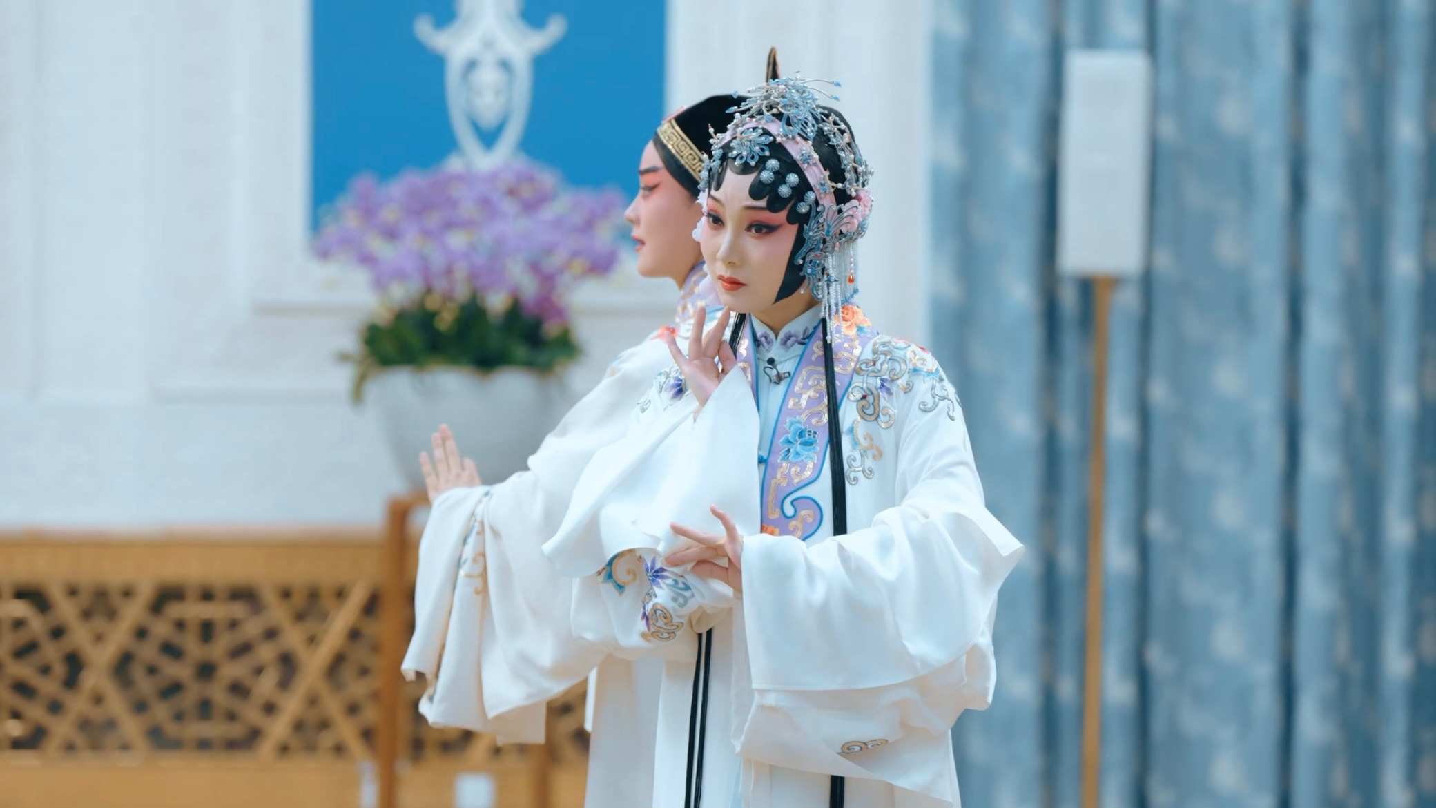 A Chinese opera is performed for Peng Liyuan and Ngo Phuong Ly, Beijing, China, August 19, 2024. /China Media Group