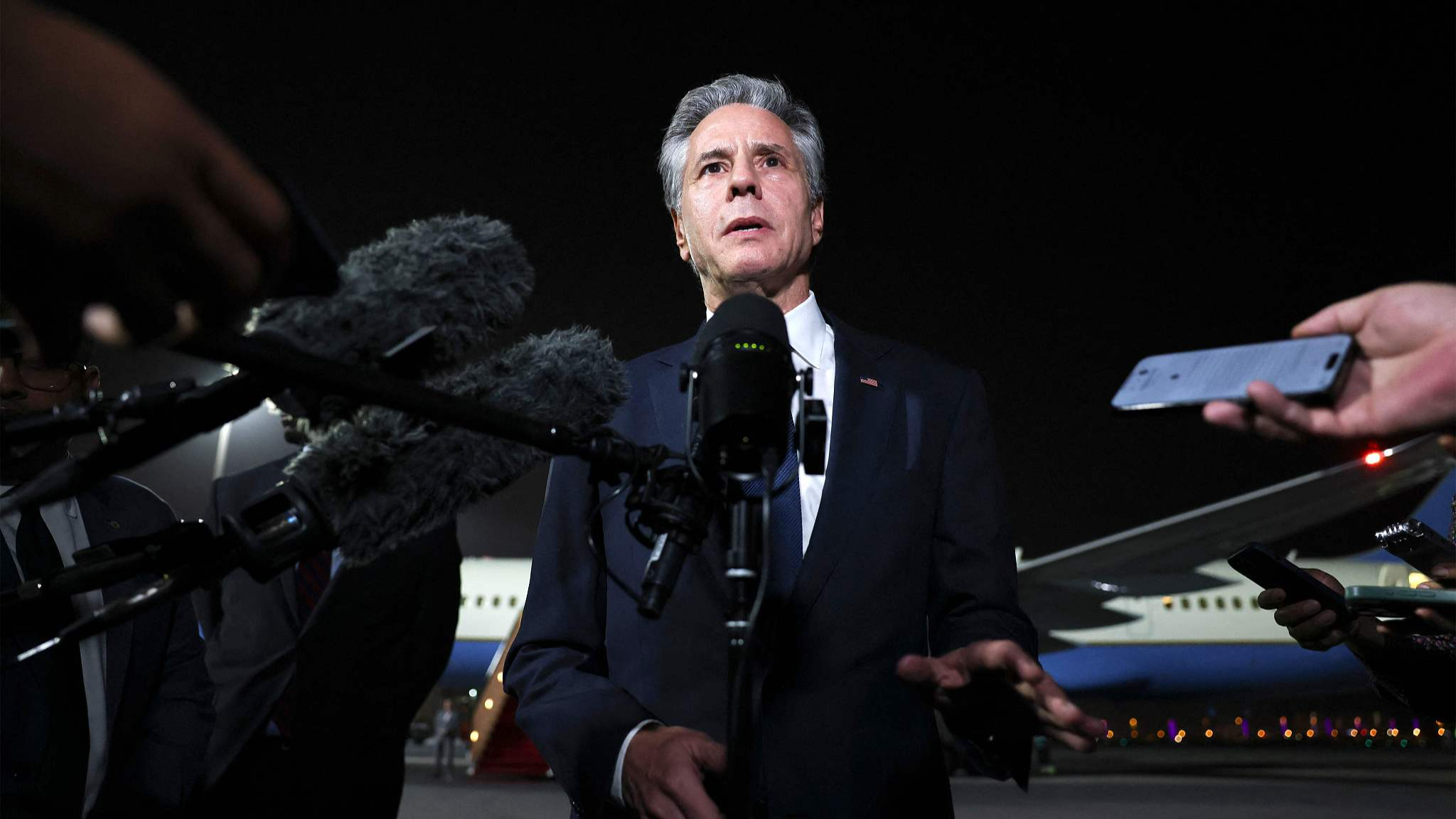 U.S. Secretary of State Antony Blinken speaks to reporters on the tarmac in Doha, Qatar, August 20, 2024. /CFP