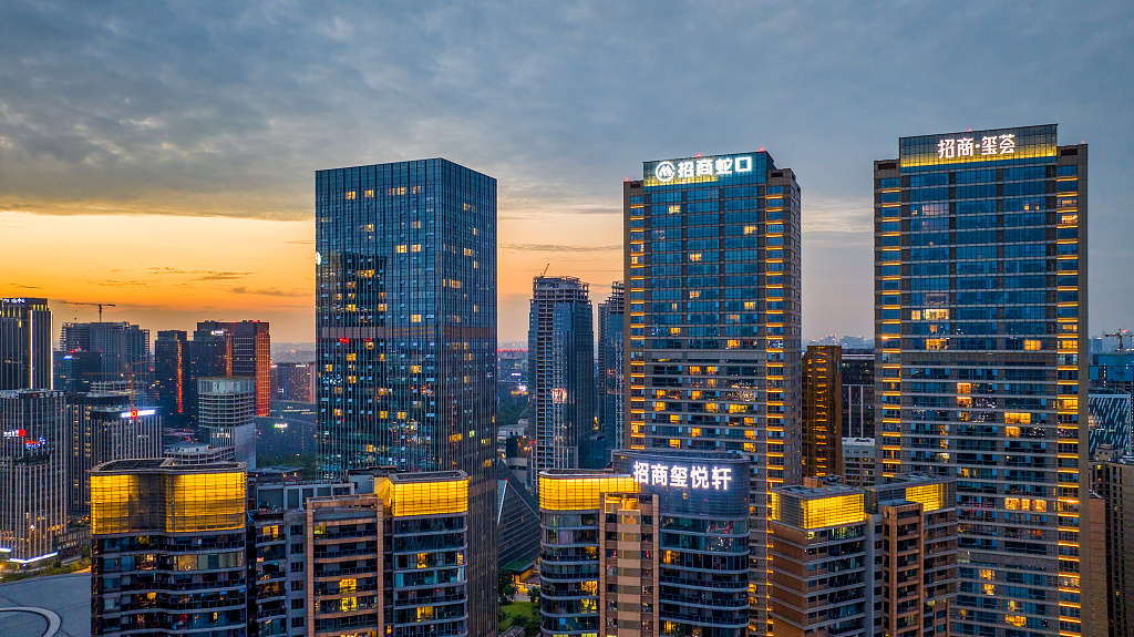 China raises 1.4 tln yuan to fund property 'white list' projects