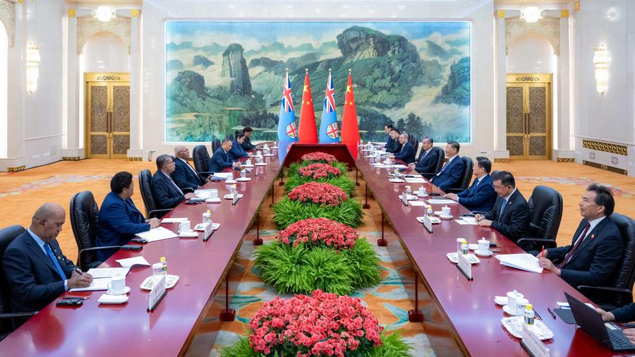 Presiden Tiongkok Xi Jinping bertemu dengan Perdana Menteri Republik Fiji Sitiveni Rabuka, yang sedang melakukan kunjungan resmi ke Tiongkok, di Balai Agung Rakyat di Beijing, ibu kota Tiongkok, pada 20 Agustus 2024. /Xinhua