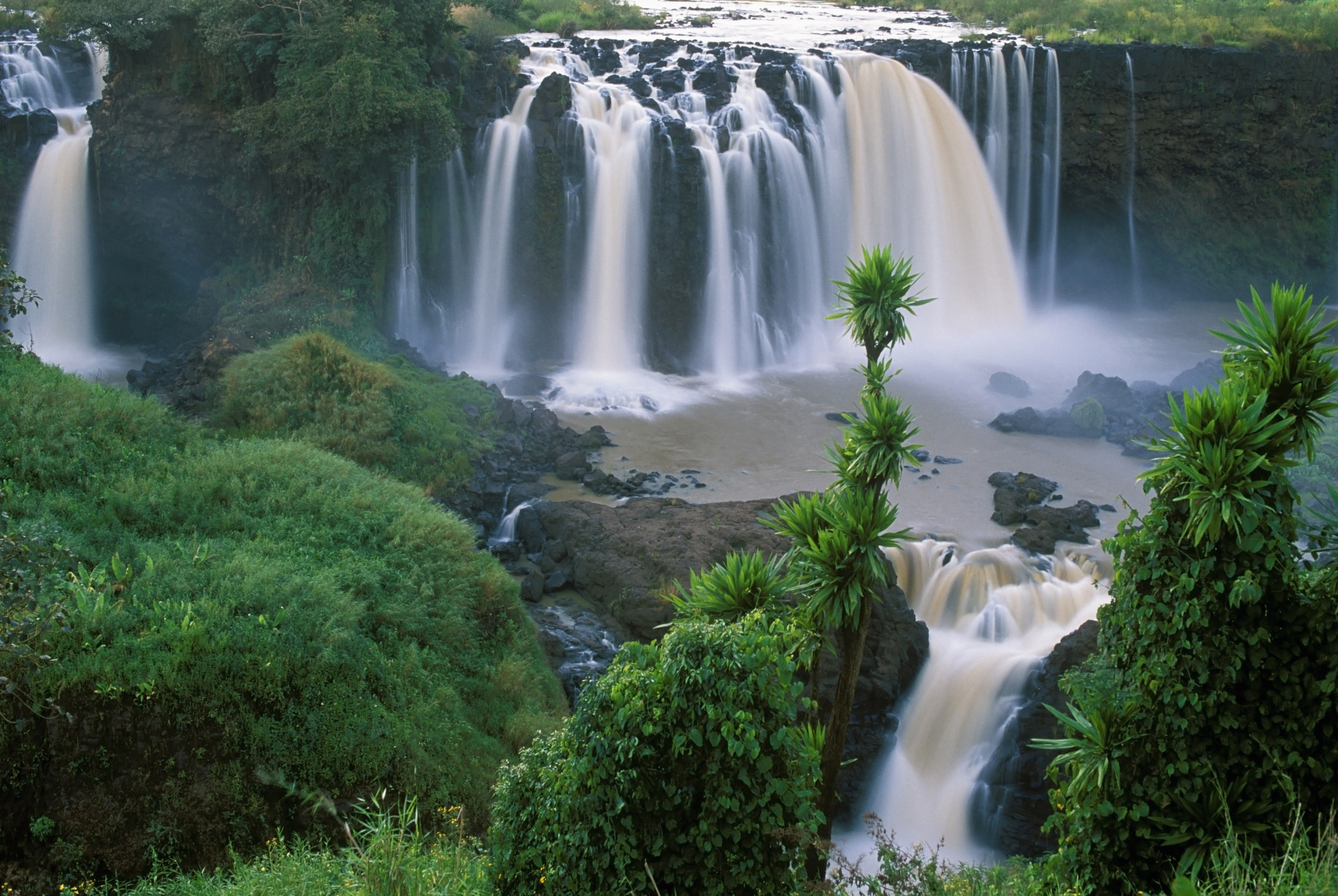 Africa's waterfalls, pulse of the continent's rivers