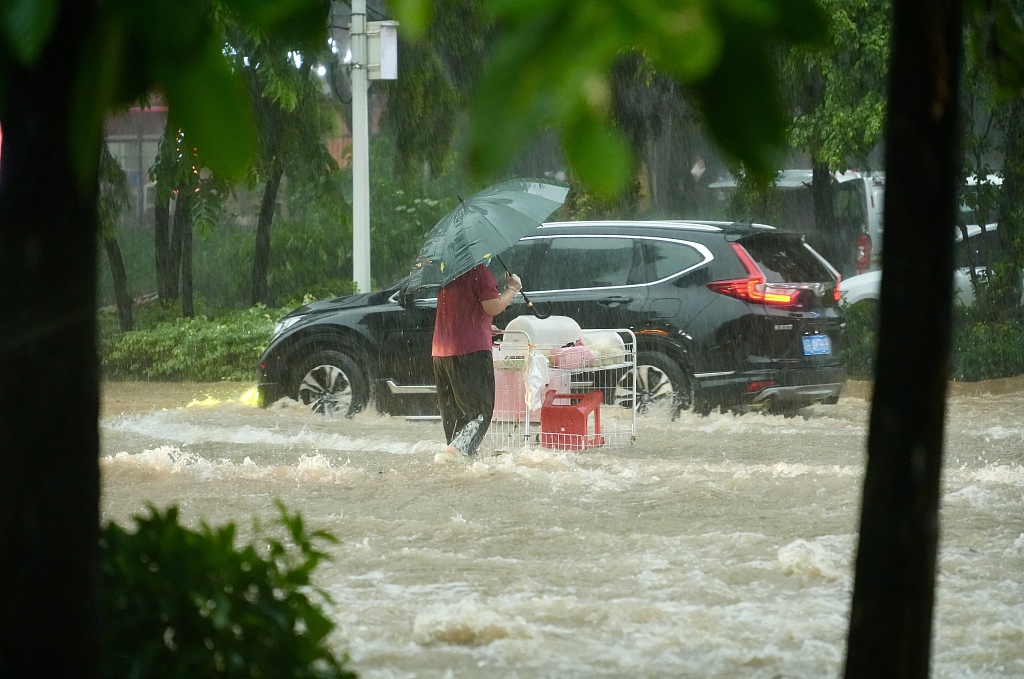 Heavy rainfall led to flooding in Qingcheng District, Guangdong Province,  August 21, 2024. /CFP