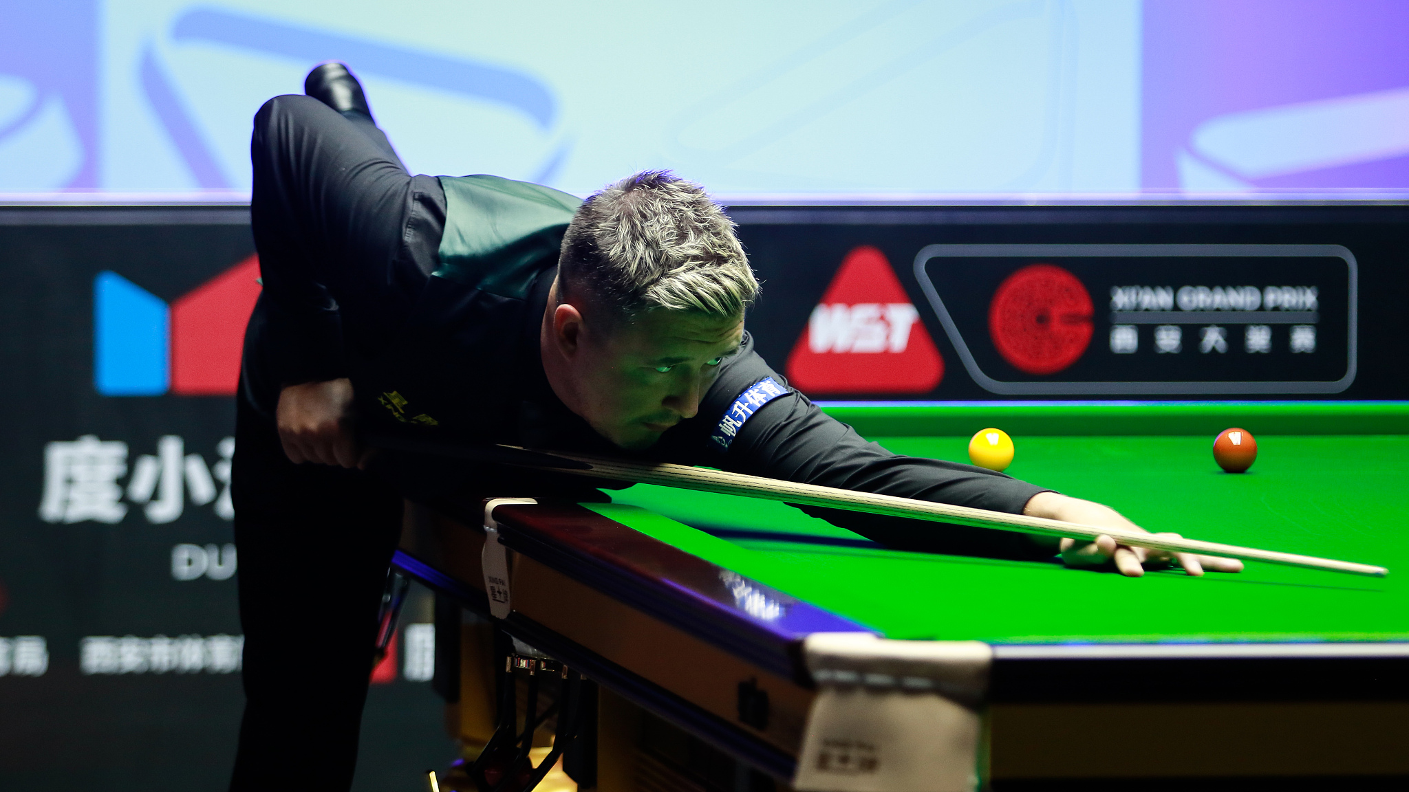 Kyren Wilson of England competes against Xu Si of China at the World Snooker Tour's Xi'an Grand Prix in Xi'an, northwest China's Shaanxi Province, August 23, 2024. /CFP