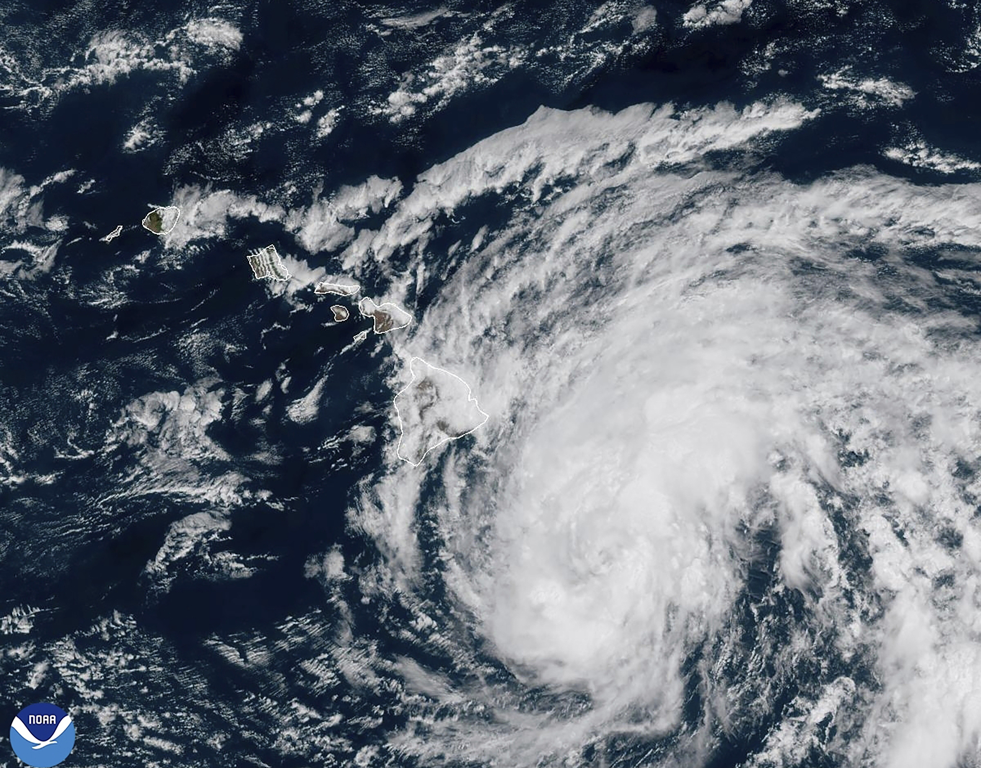 This image provided by the U.S. National Oceanic and Atmospheric Administration shows Tropical Storm Hone as it continues to track to the west toward the Hawaiian Islands, August 24, 2024. /CFP