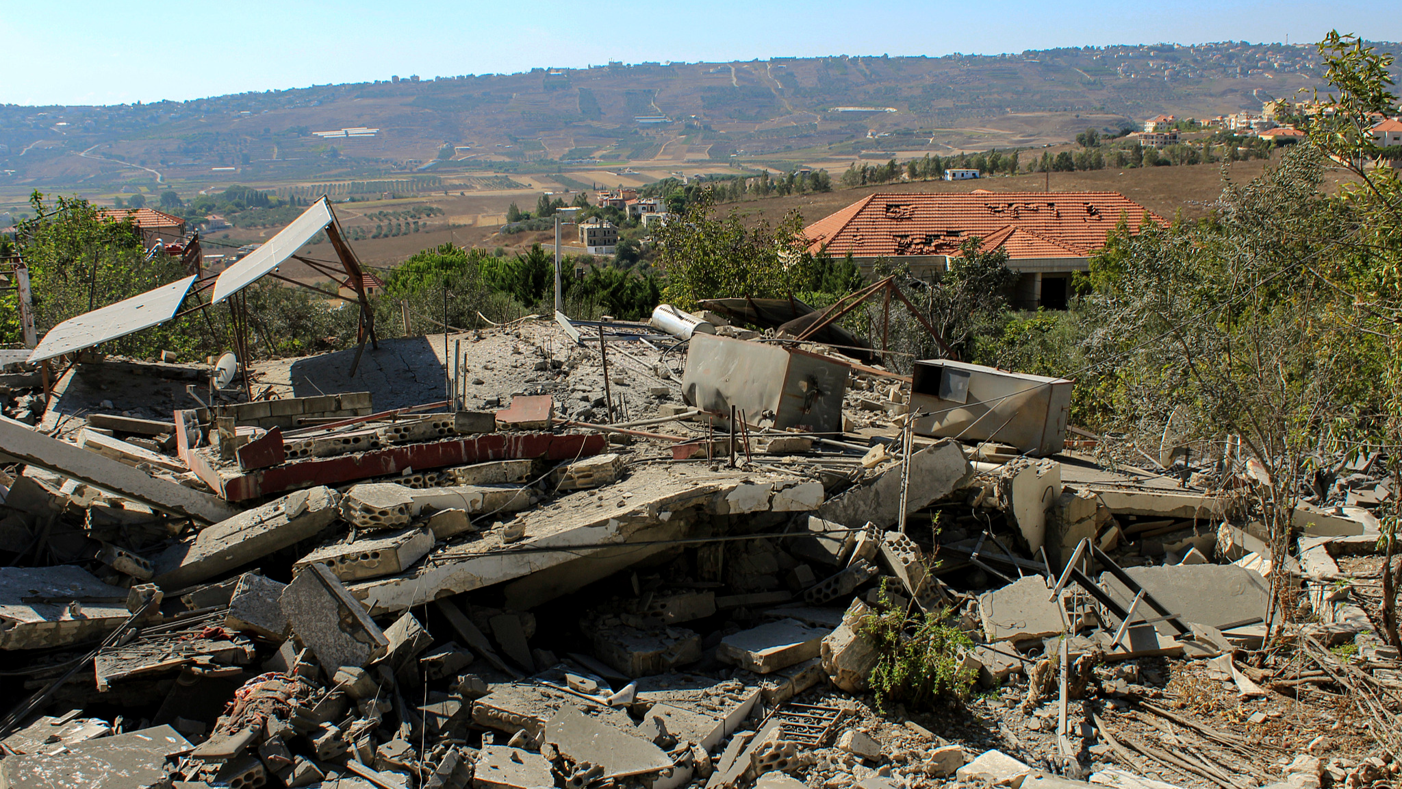 A house flattened by an Israeli air raid is seen in the southern Lebanese border village of Khiam, Lebanon, August 26, 2024. /CFP