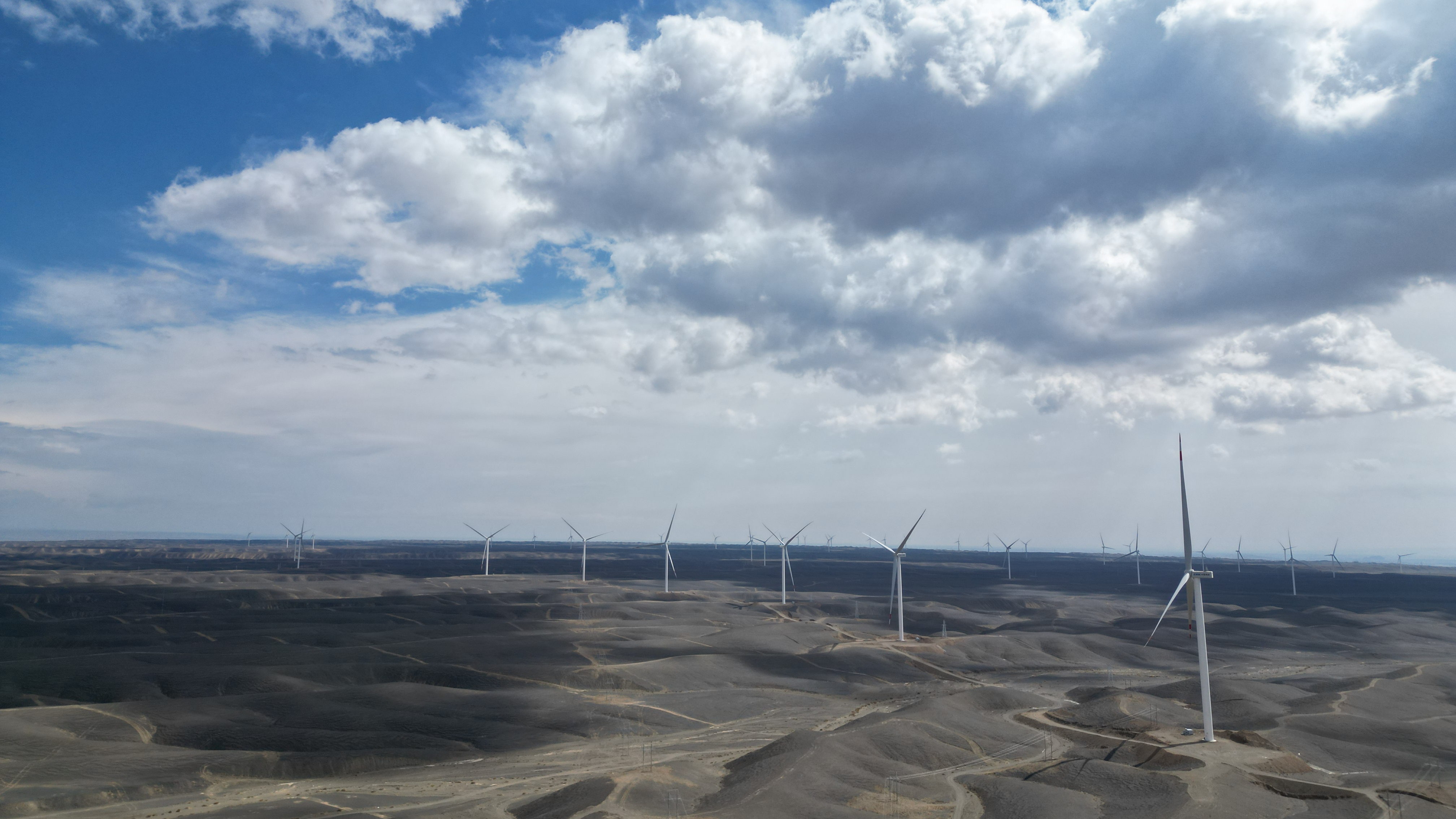 The 1,000MW Shisanjianfang Wind Farm in Hami, northwest China's Xinjiang Uygur Autonomous Region, August 26, 2024. /CGTN