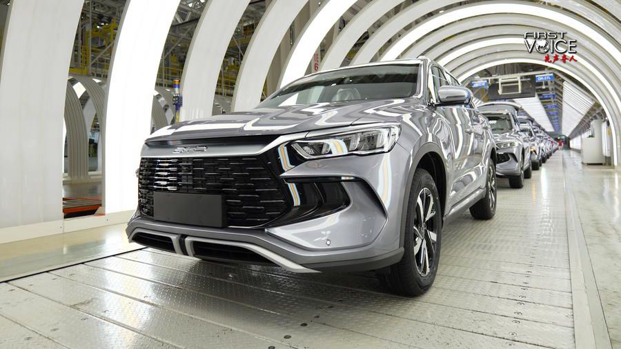 A new energy vehicle (NEV) assembly line of BYD, China's leading NEV manufacturer, at its plant in Zhengzhou, central China's Henan Province, April 24, 2024. /Xinhua