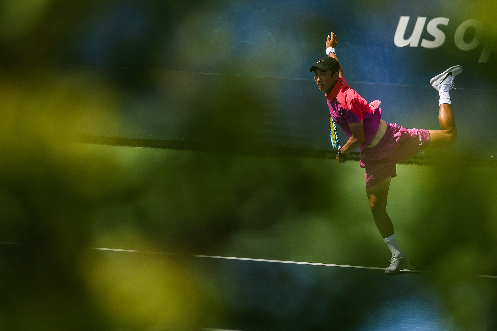 Shang Juncheng of China competes in a men's singles first round match against Alexander Bublik of Kazakhstan at the U.S. Open at the USTA Billie Jean King National Tennis Center in Queens, New York, August 26, 2024. /CFP