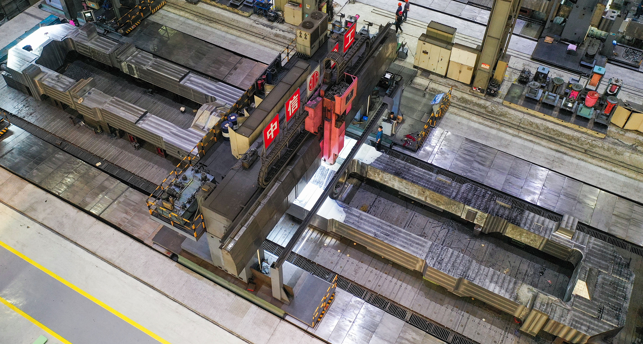 A heavy vehicle component production line in Luoyang, Henan Province, June 26.  /CFP