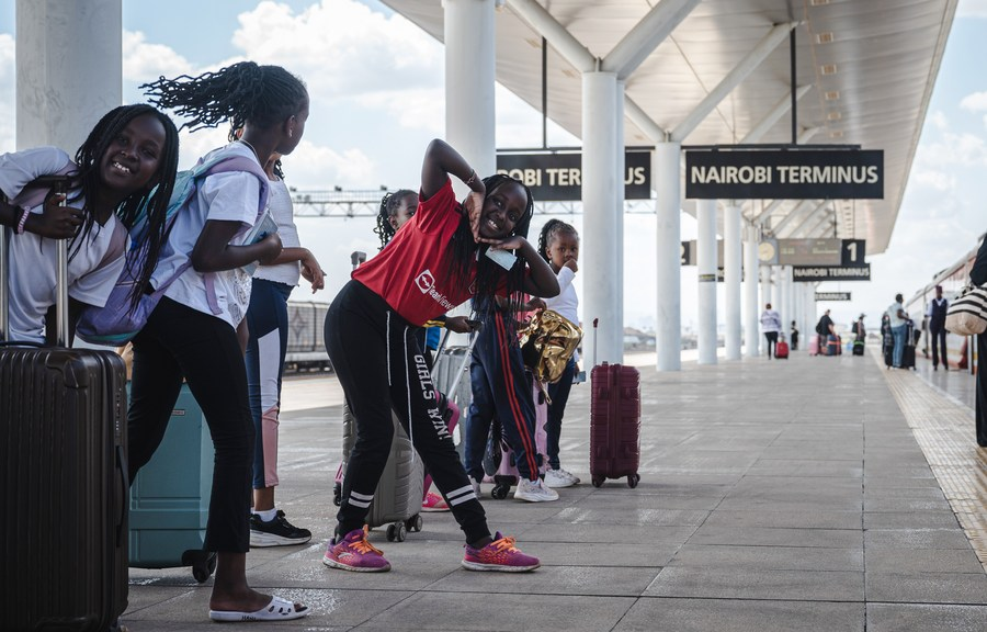 Children wait to board a train at the Nairobi Station of the Mombasa-Nairobi Railway in Nairobi, Kenya, October 6, 2023. /Xinhua