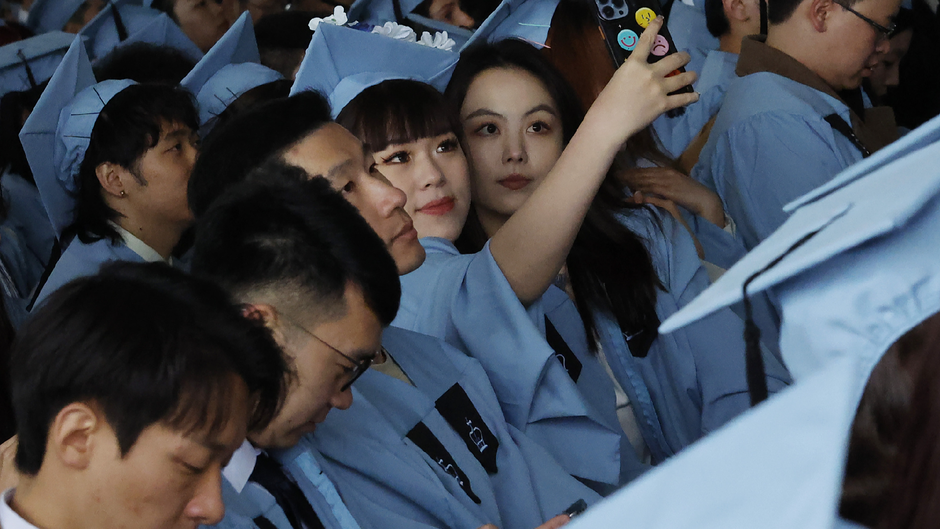 The rebound trend: Why 80% of China's top graduates are "returning home"